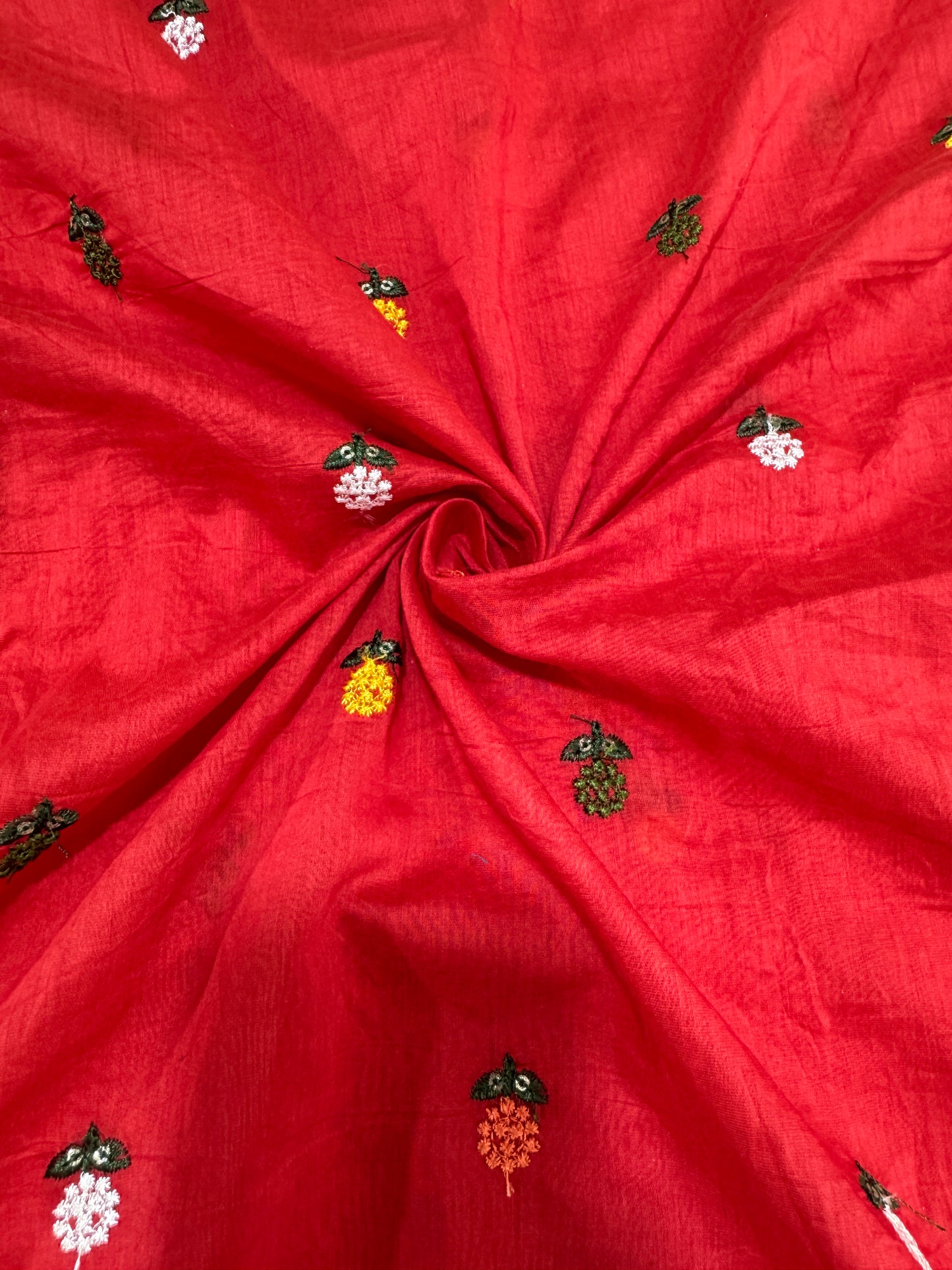 Bright red flower 🌼 💕Embroidered mal cotton Floral Fabric 44width