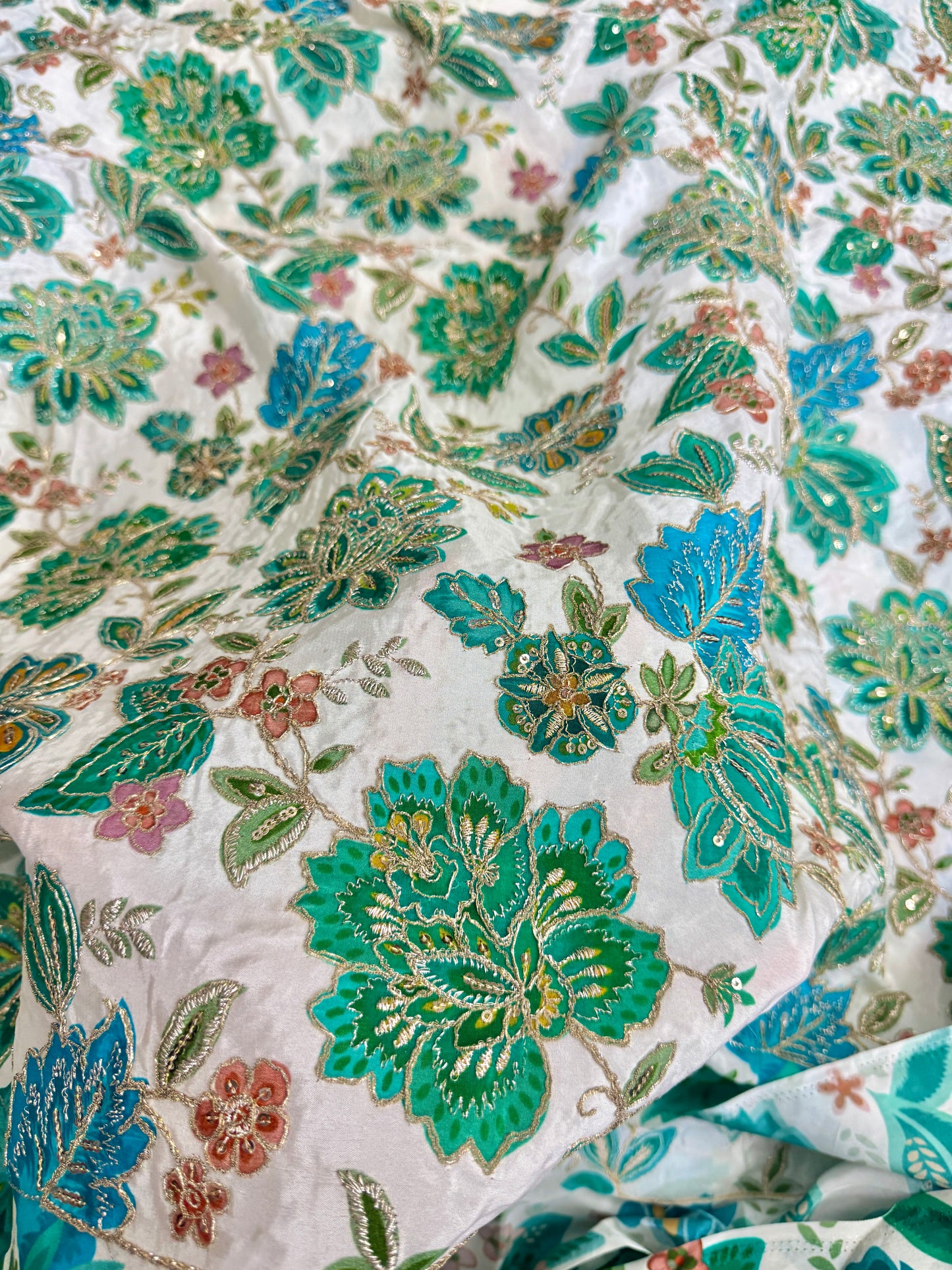 đź‘—LUXURY NATURAL CRAPE FLORAL PRINT EMBROIDERY WITH SEQUINS 44 INCH WIDTH