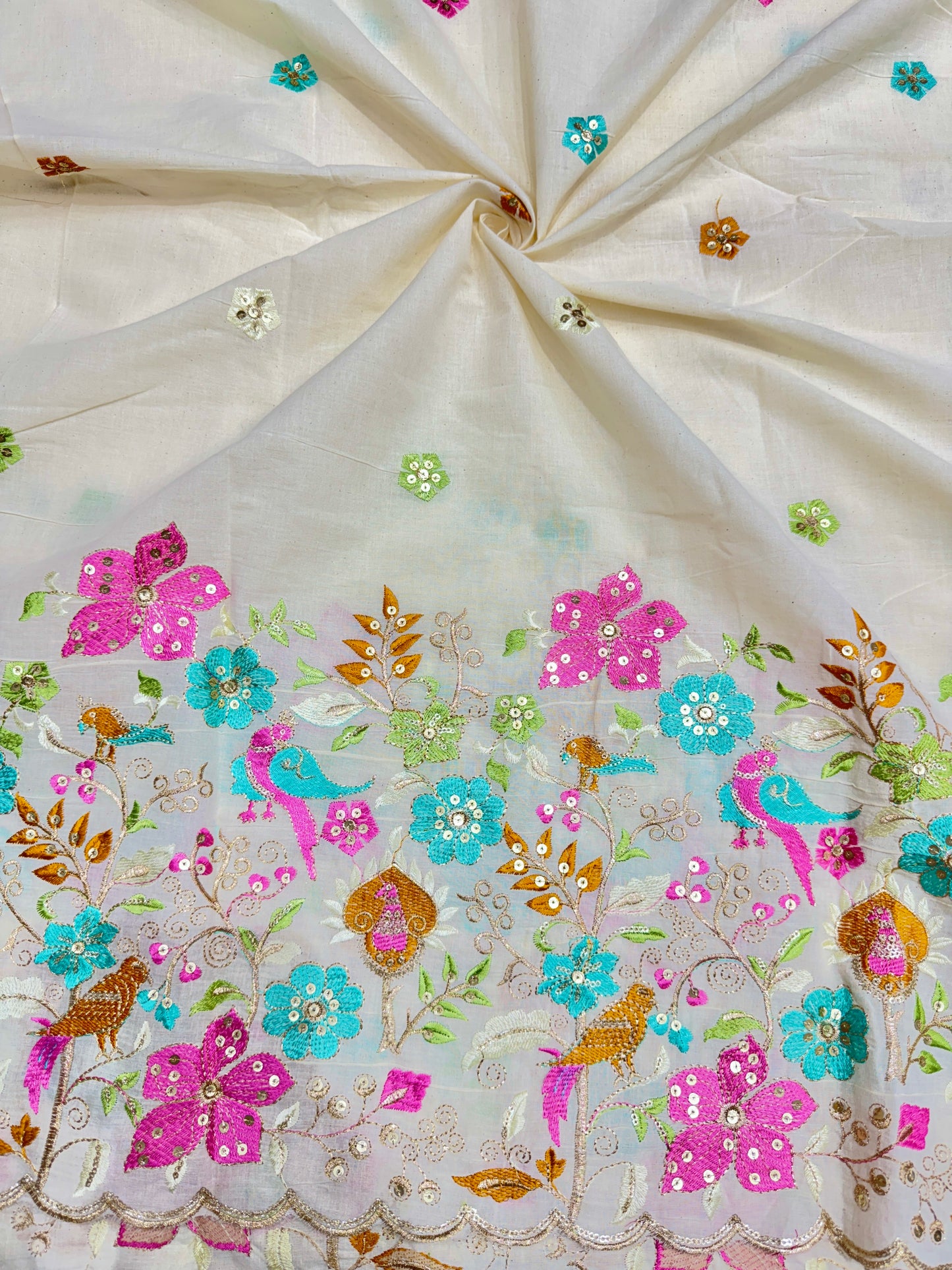 Kora cotton with beautiful border thread 🧵 embroidery, 💐🌸flower design 44-45width (dyble )✅