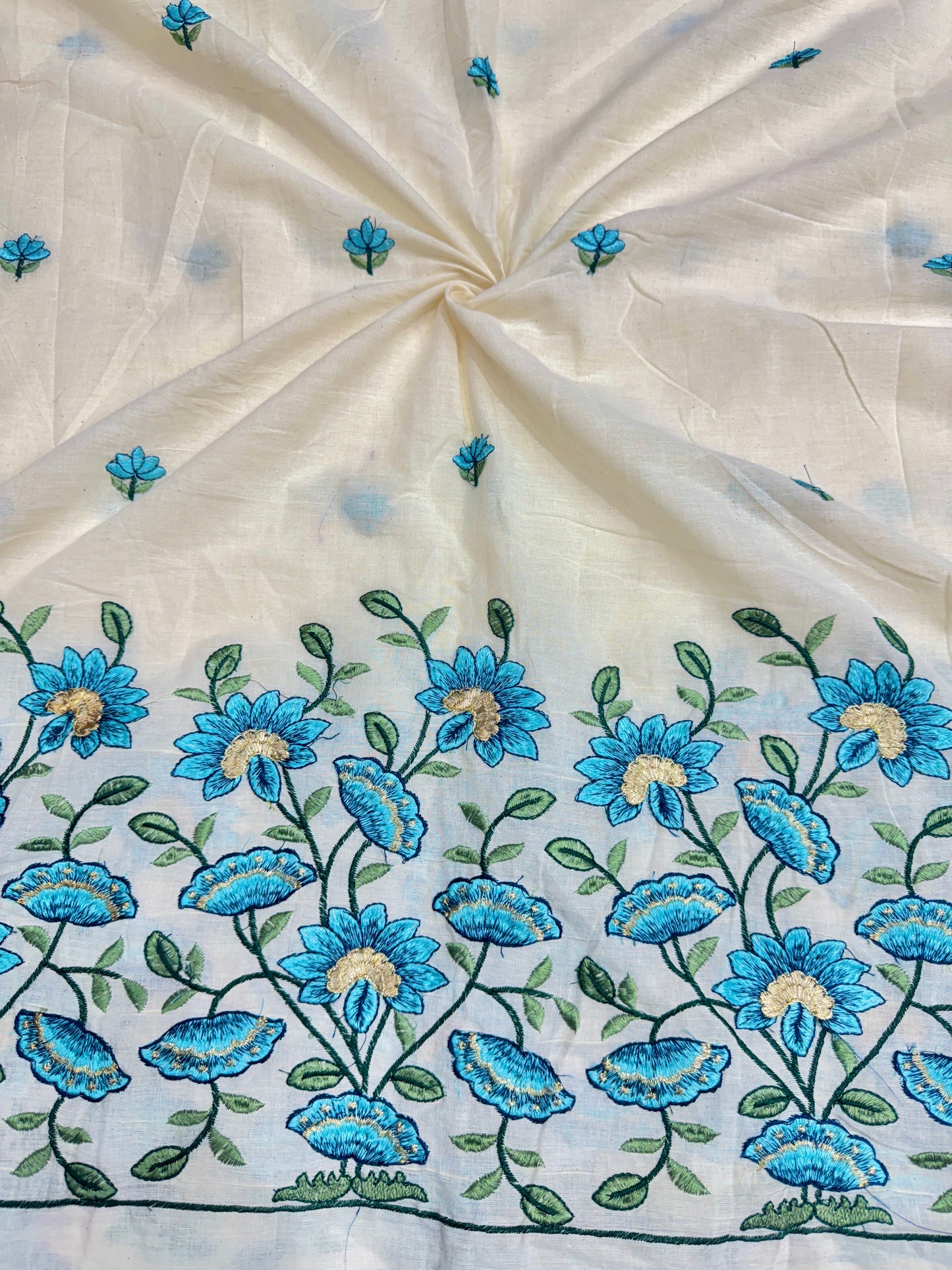 Kora cotton with beautiful border thread 🧵 embroidery, 💐🌸flower design 44-45width (dyble )✅