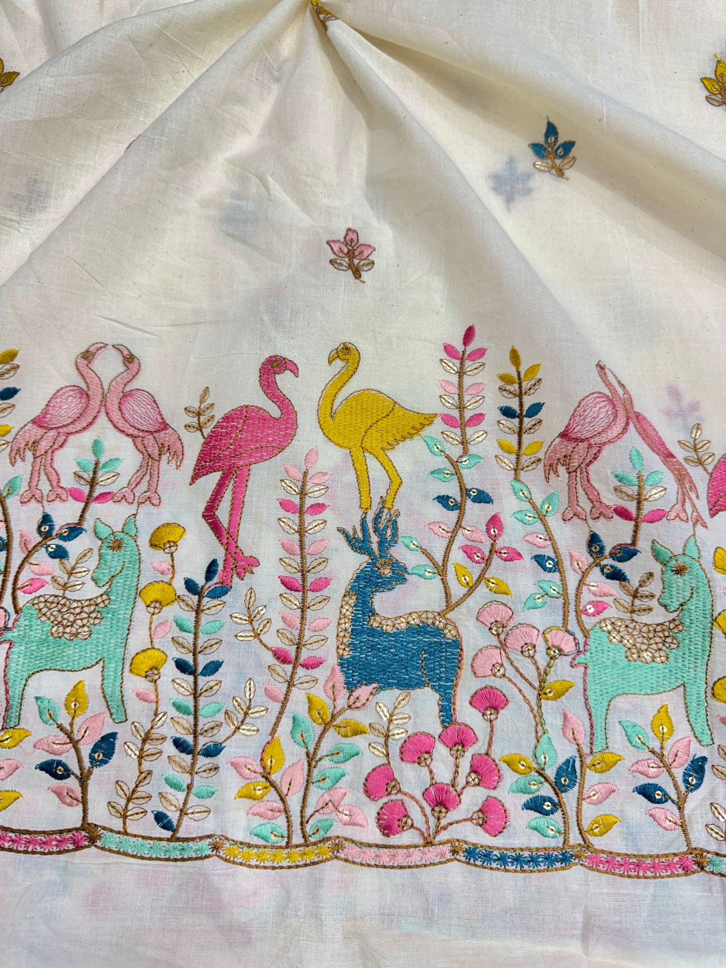 Kora cotton with beautiful border thread 🧵 embroidery, 💐🌸flower design 44-45width (dyble )✅