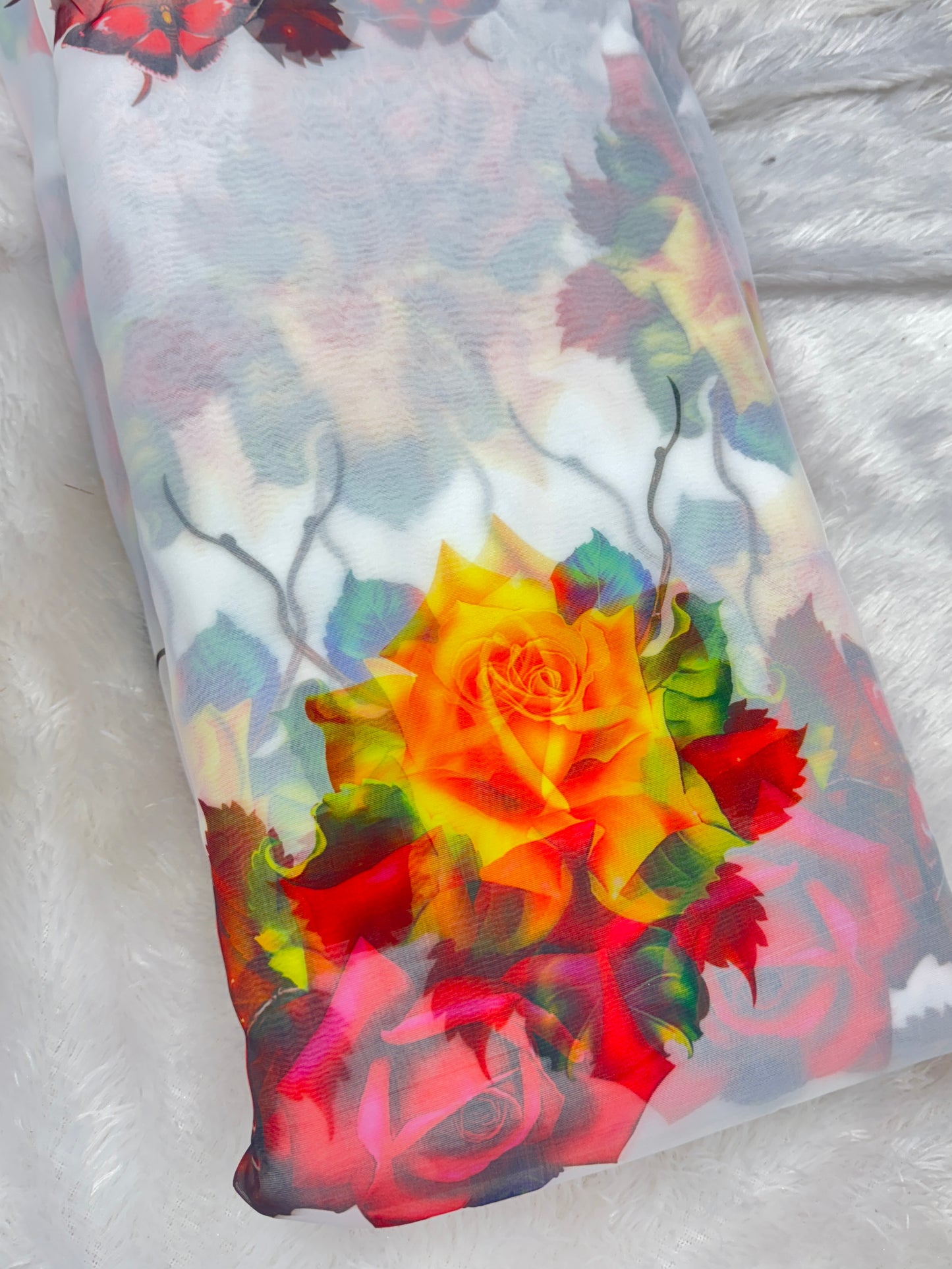 🥰Printed organza fabric 👗features a delicate floral print in a beautiful 🥹 44inch width