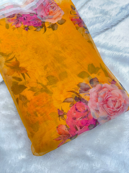 🥰Printed organza fabric 👗features a delicate floral print in a beautiful 🥹 44inch width