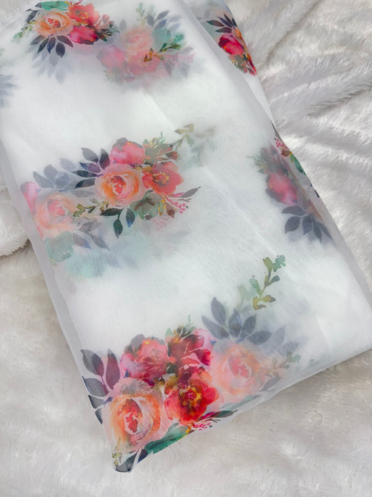 🥰Printed organza fabric 👗features a delicate floral print in a beautiful 🥹 44inch width