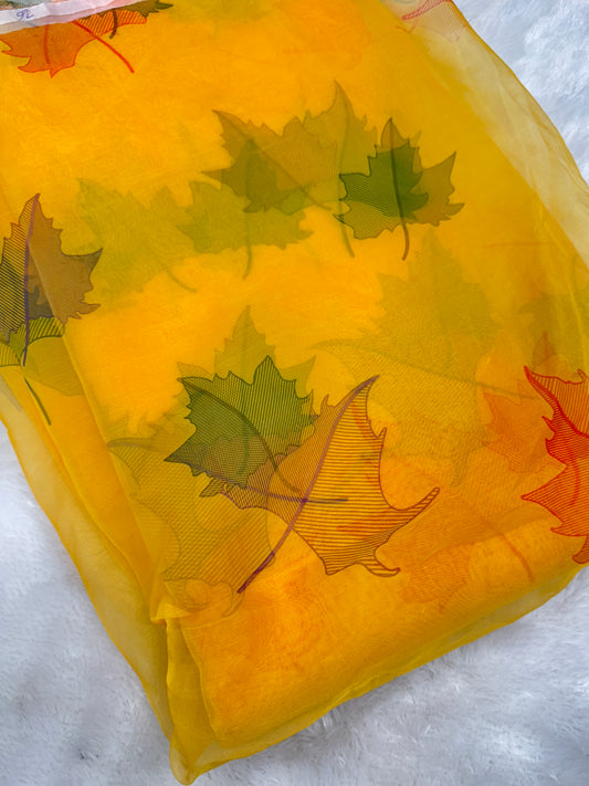 🥰Printed organza fabric 👗features a delicate floral print in a beautiful 🥹 44inch width