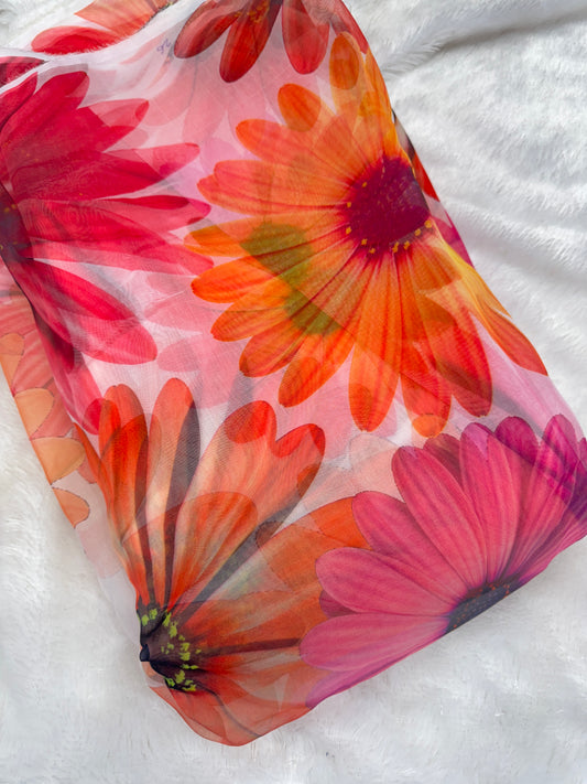 🥰Printed organza fabric 👗features a delicate floral print in a beautiful 🥹 44inch width