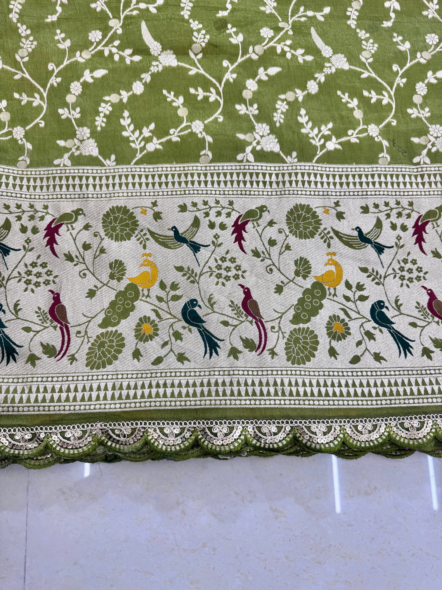 Tissu banarasi fabrics paitanick border with lace birds Desing 45-46 inch width