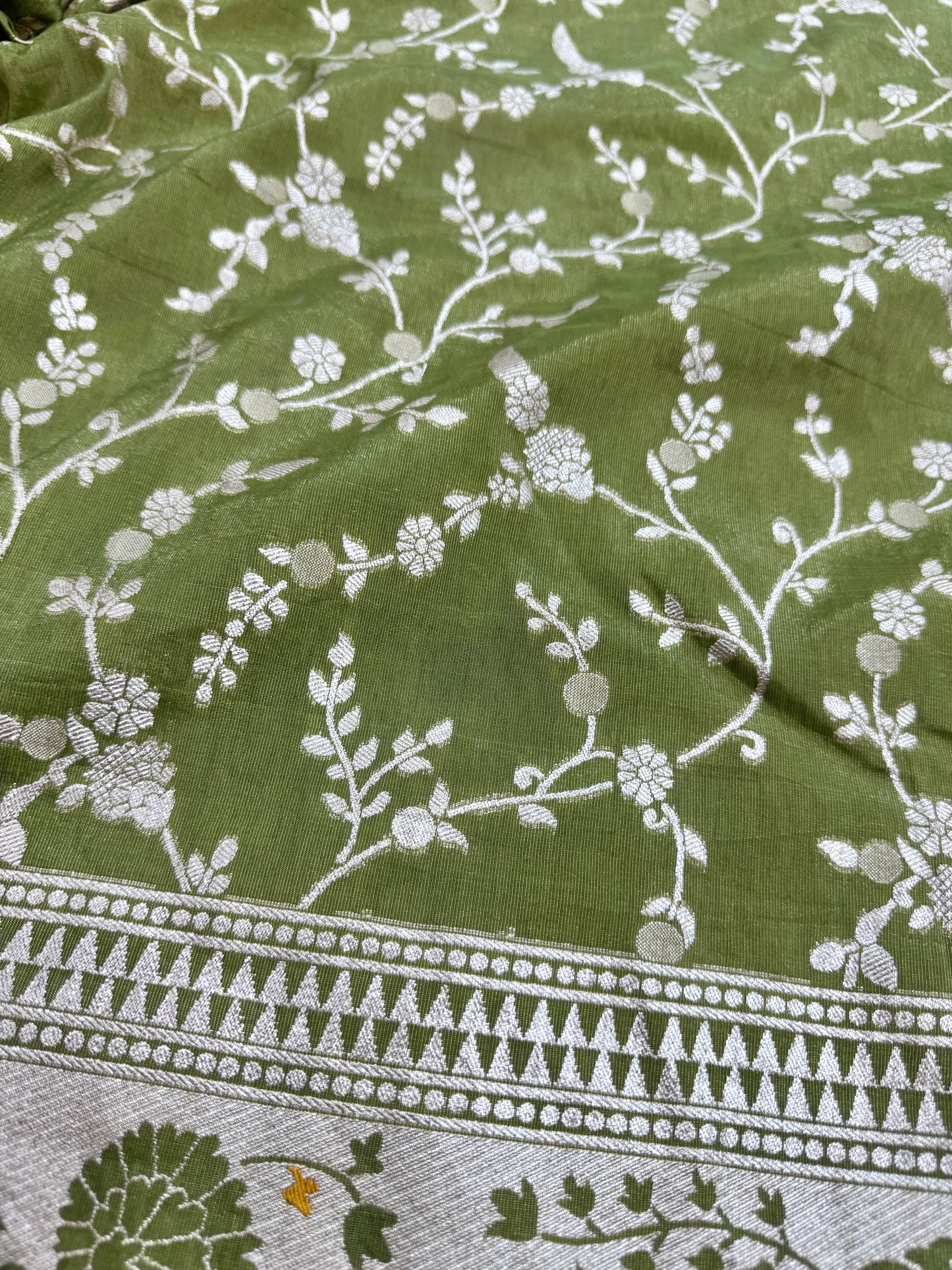 Tissu banarasi fabrics paitanick border with lace birds Desing 45-46 inch width