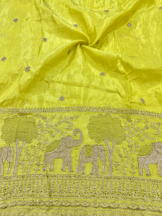 tissu with Golden Zari Elephant Border & Floral beats Weave 44-45width