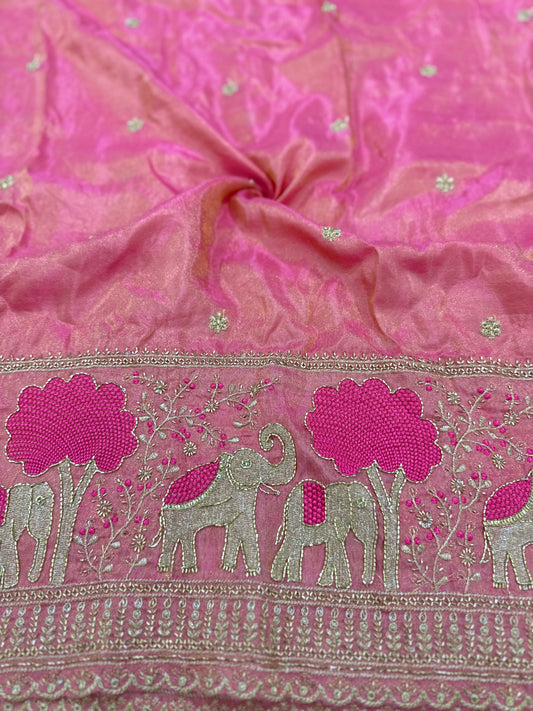 tissu with Golden Zari Elephant Border & Floral beats Weave 44-45width