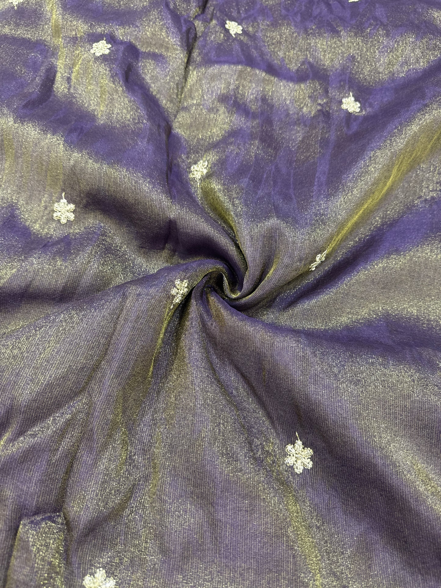 tissu with Golden Zari Elephant Border & Floral beats Weave 44-45 width