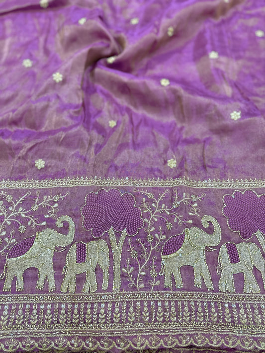 tissu with Golden Zari Elephant Border & Floral beats Weave