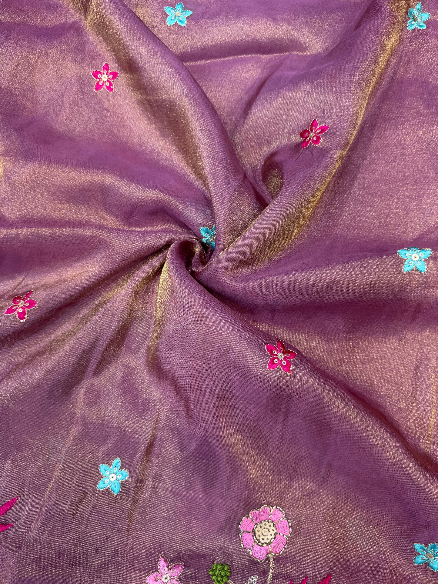 Tissu  Embroidered Silk Blend Fabric with Floral & Bird Motifs 45inch width