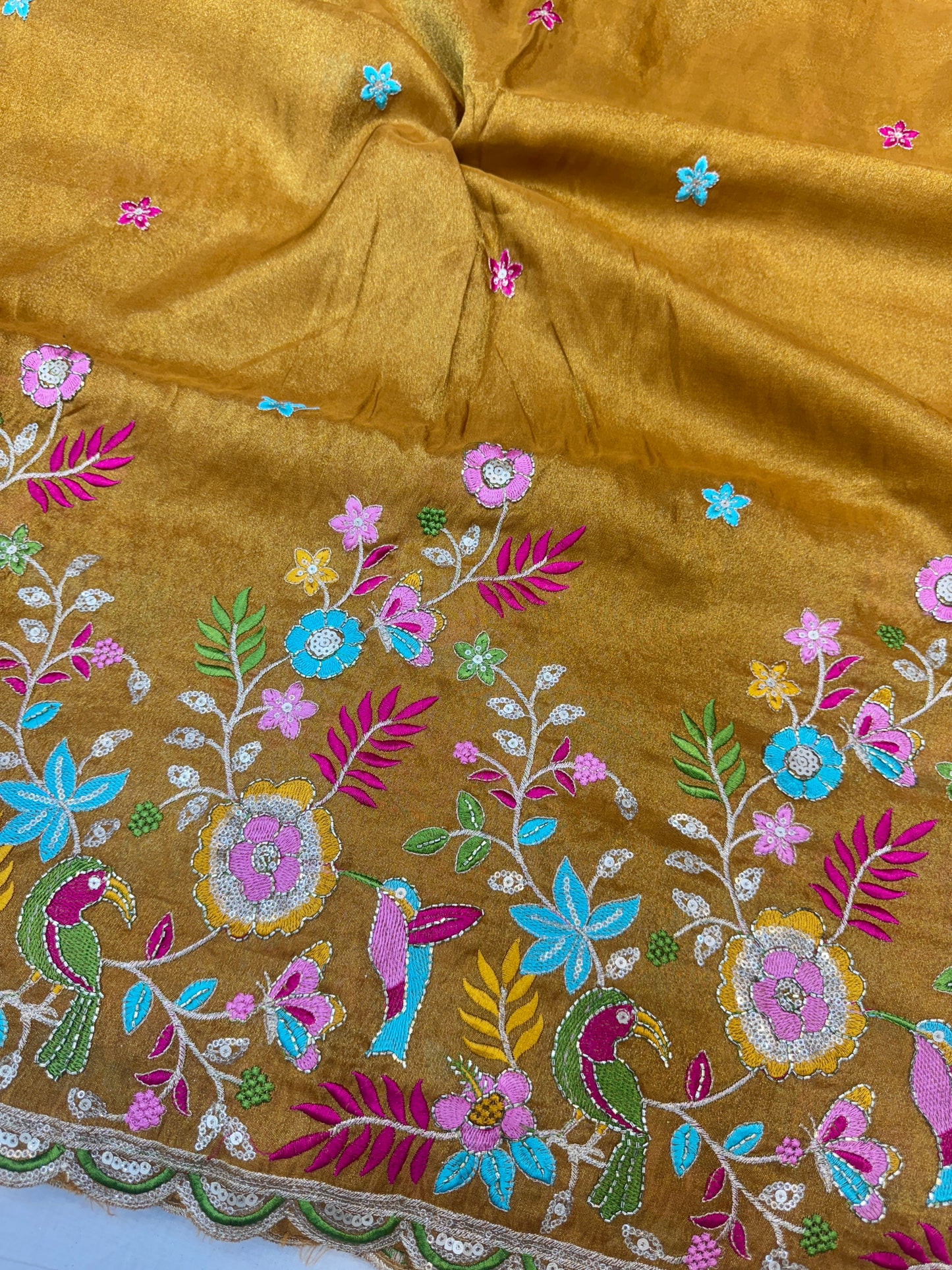 Tissu  Embroidered Silk Blend Fabric with Floral & Bird Motifs 45inch width