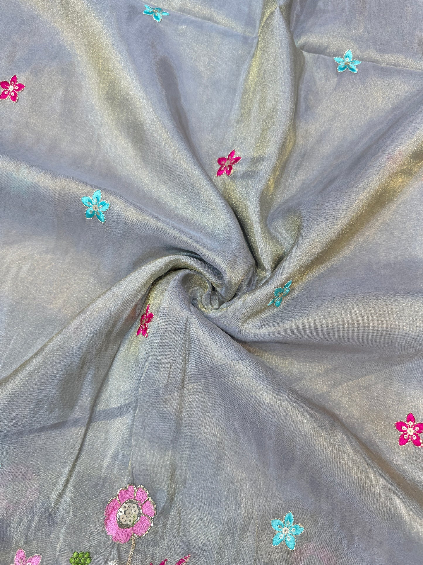 Tissu  Embroidered Silk Blend Fabric with Floral & Bird Motifs 45inch width GREY