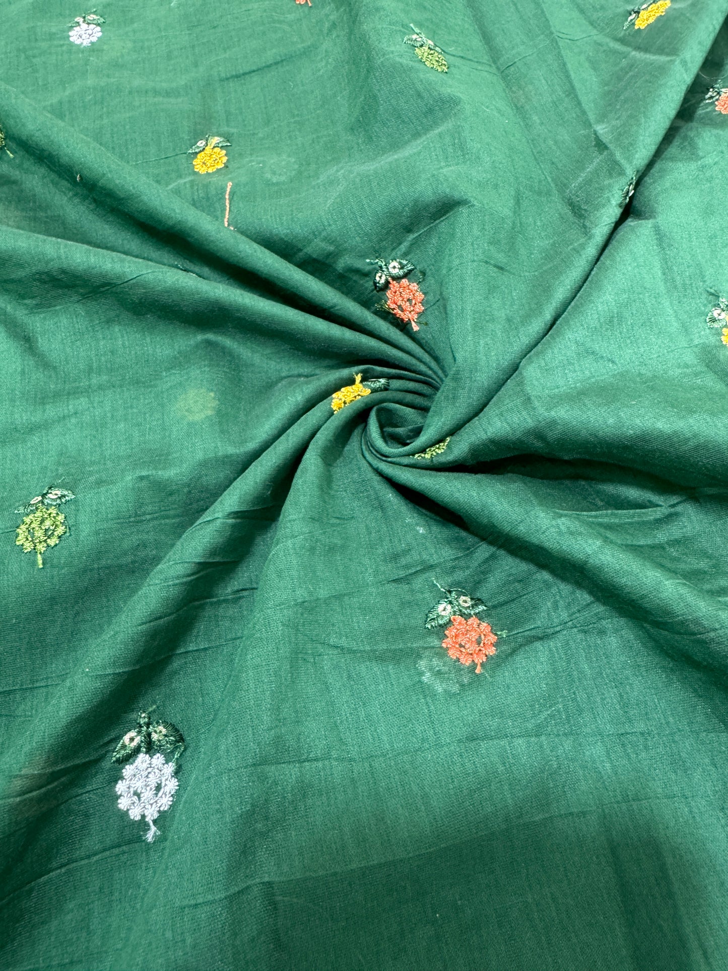 Bright green flower 🌼 💕Embroidered mal  cotton Floral Fabric 44width