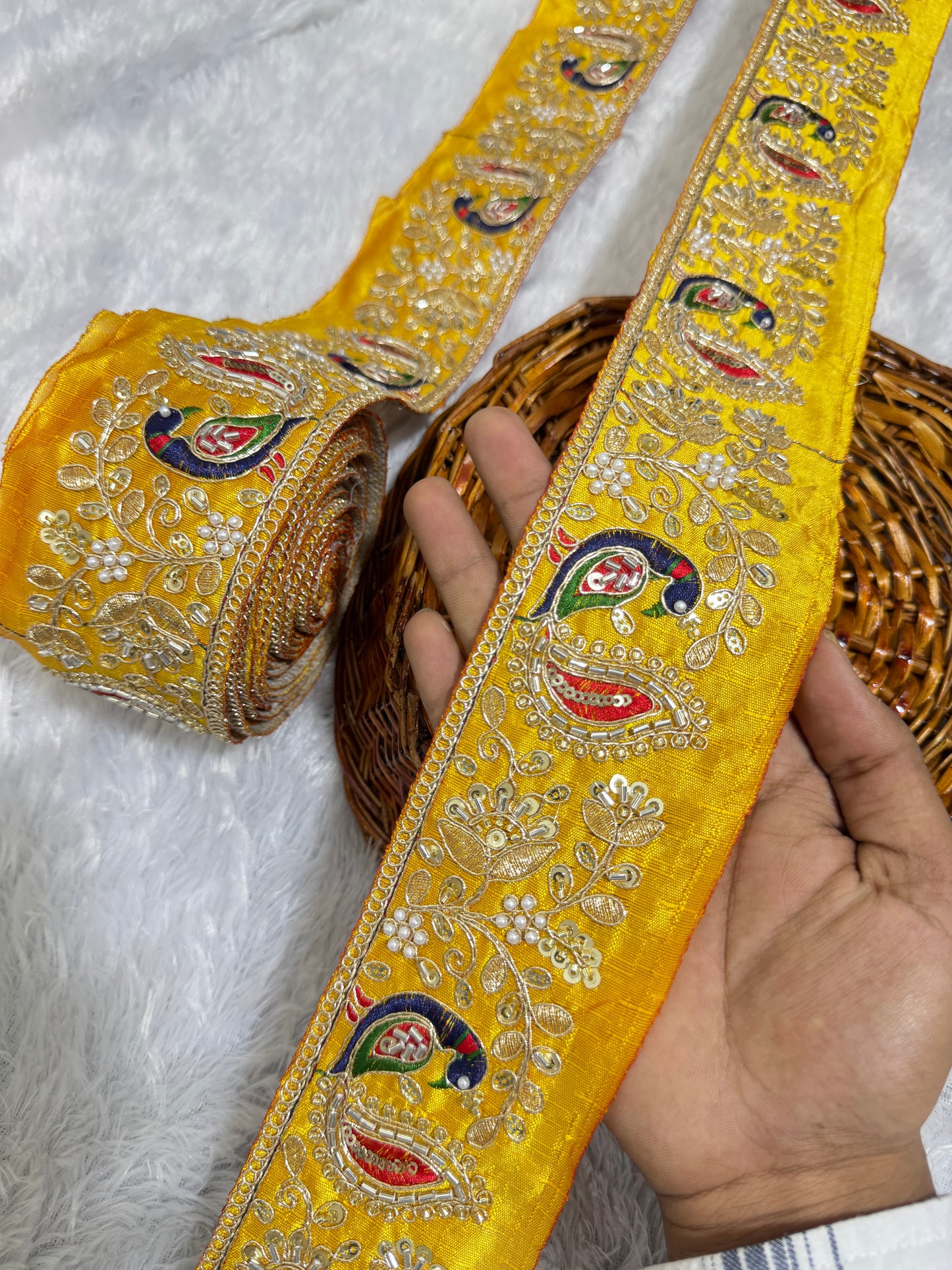 peacock handwork lace is a perfect blend of elegance and vibrant pack of 9 meter