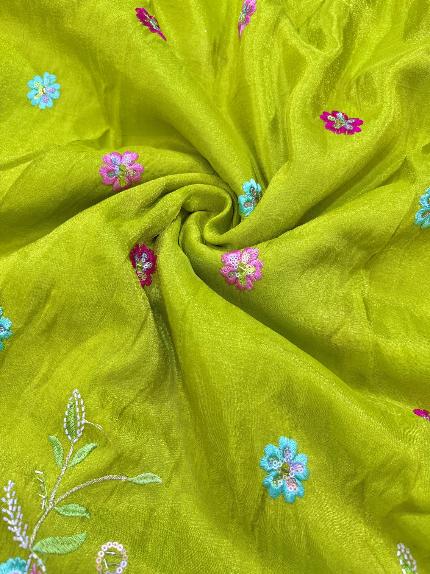 BEAUTIFUL 😍PURE VICOUSE TISSUE MULTI FLOWER 🧵 EMBROIDERY WITH 🌺CUTWORK BORDER 44INCH WIDTH