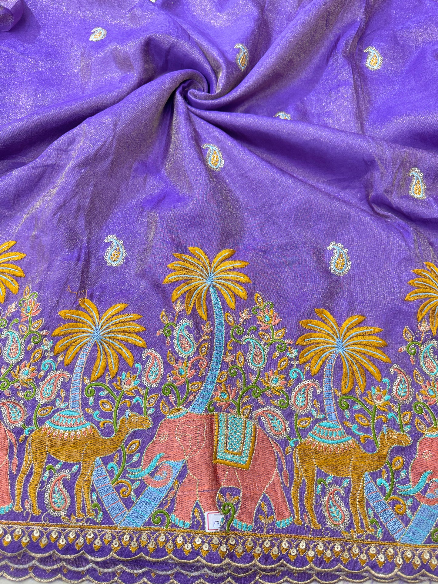 😍Pure viscouse tissu embroidery border 💕with elephant 🐘desing lehanga,Sari,blouse , dress 45-inch width