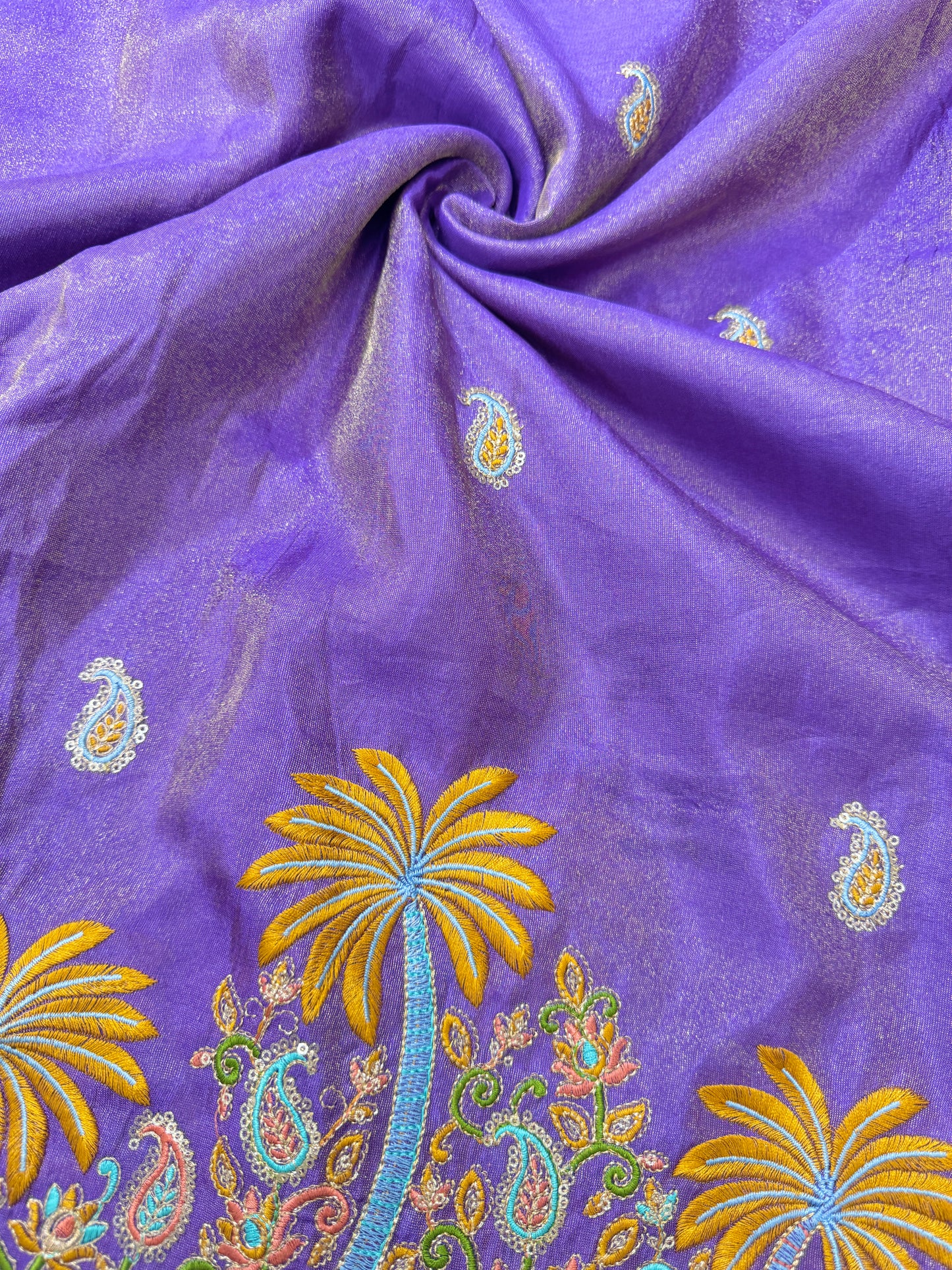 😍Pure viscouse tissu embroidery border 💕with elephant 🐘desing lehanga,Sari,blouse , dress 45-inch width