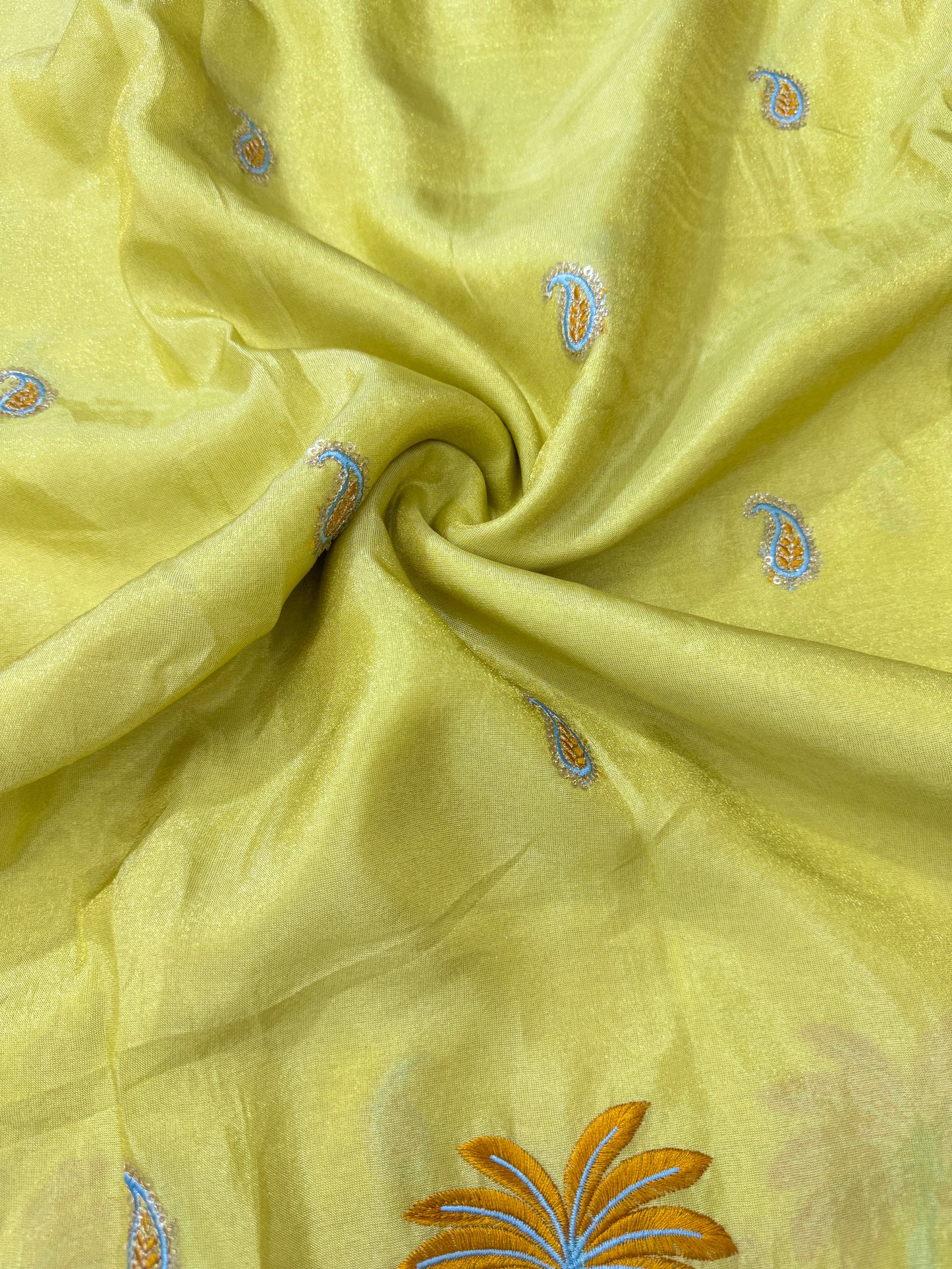😍Pure viscouse tissu embroidery border 💕with elephant 🐘desing lehanga,Sari,blouse , dress  45-inch width