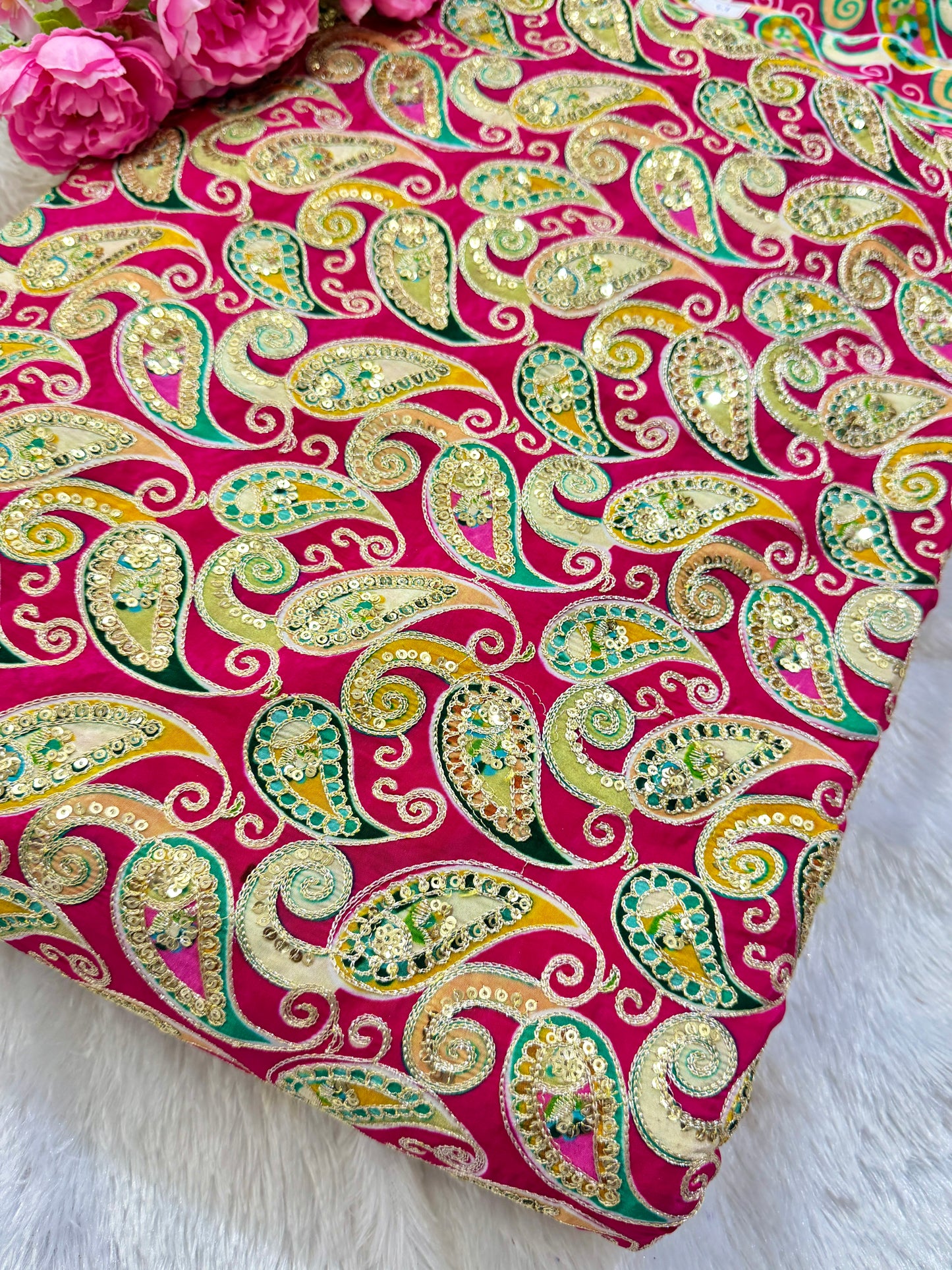 👗LUXURY NATURAL CRAPE  FLORAL PRINT  EMBROIDERY WITH SEQUINS 44 INCH  WIDTH