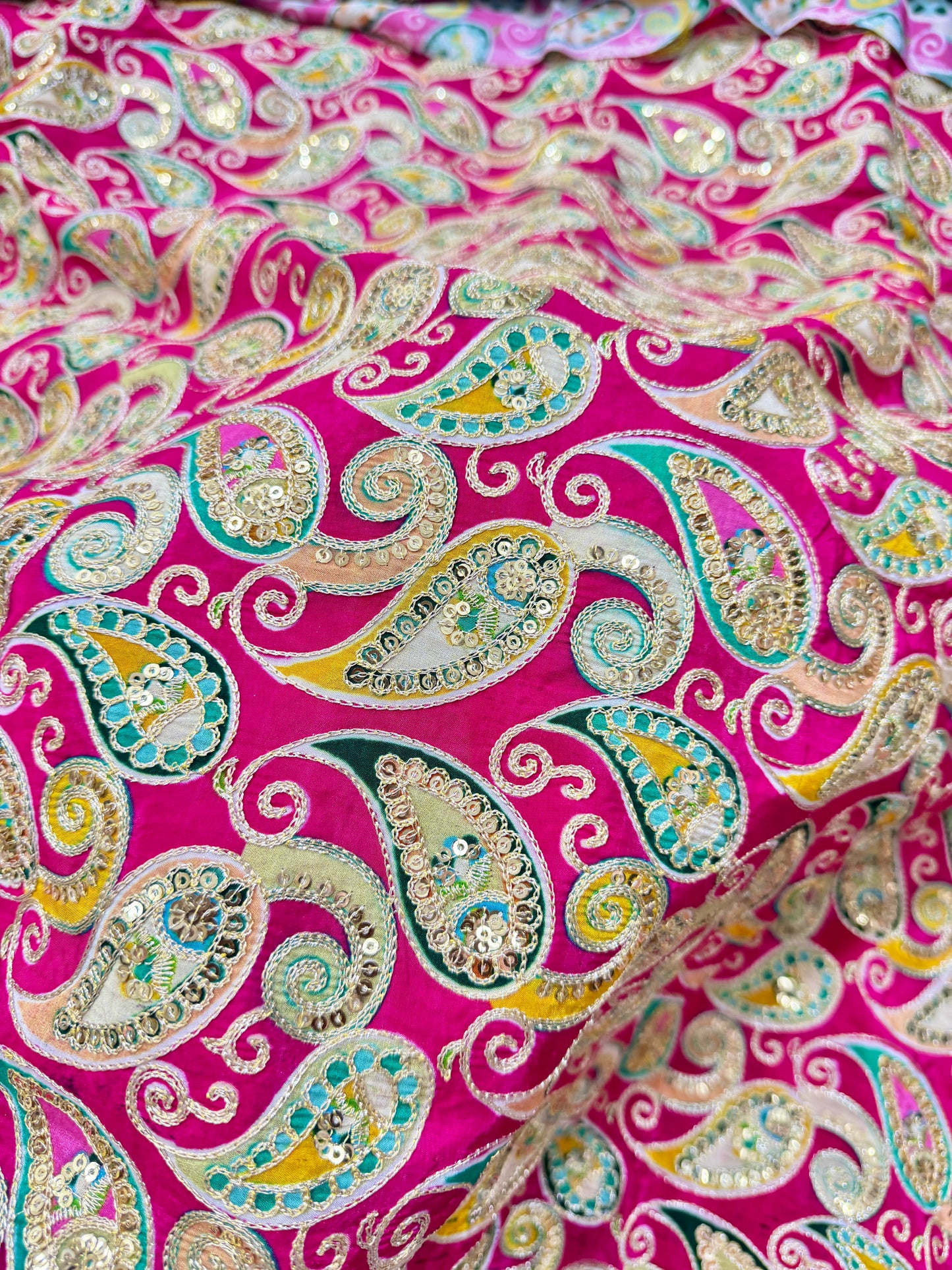 👗LUXURY NATURAL CRAPE  FLORAL PRINT  EMBROIDERY WITH SEQUINS 44 INCH  WIDTH