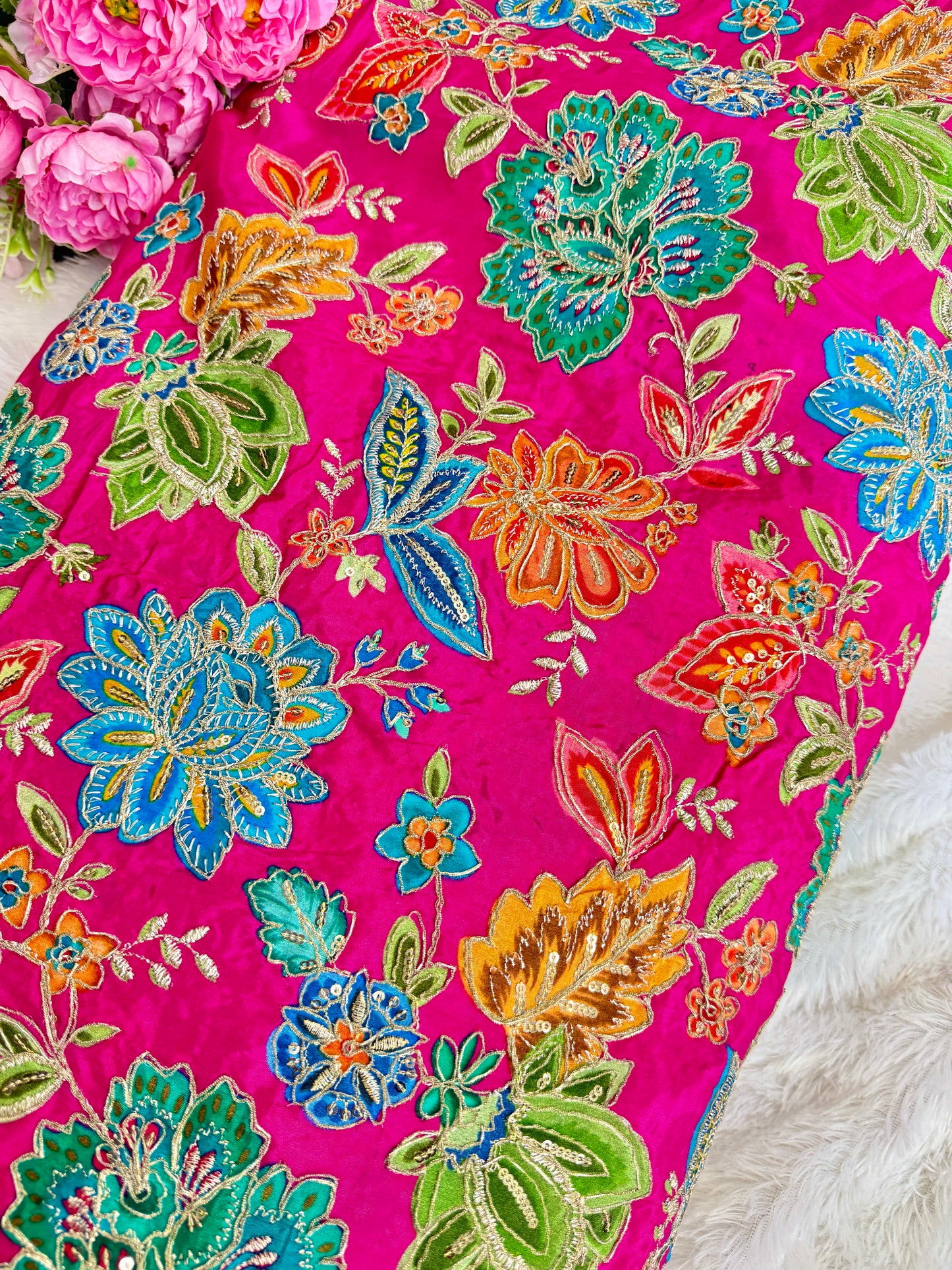 👗LUXURY NATURAL CRAPE  FLORAL PRINT  EMBROIDERY WITH SEQUINS 44 INCH  WIDTH