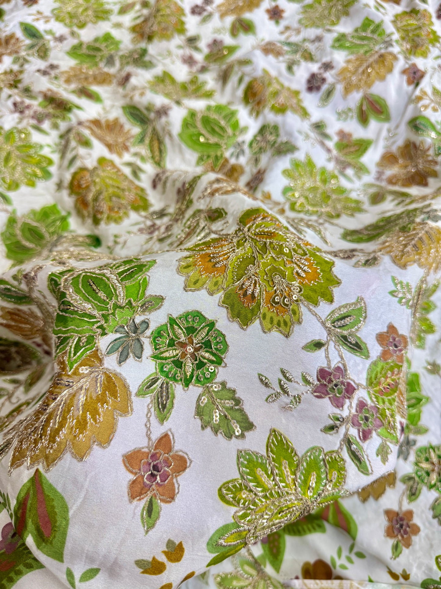 👗LUXURY NATURAL CRAPE  FLORAL PRINT  EMBROIDERY WITH SEQUINS 44 INCH  WIDTH PARROT GREEN WITH WHITE BASE