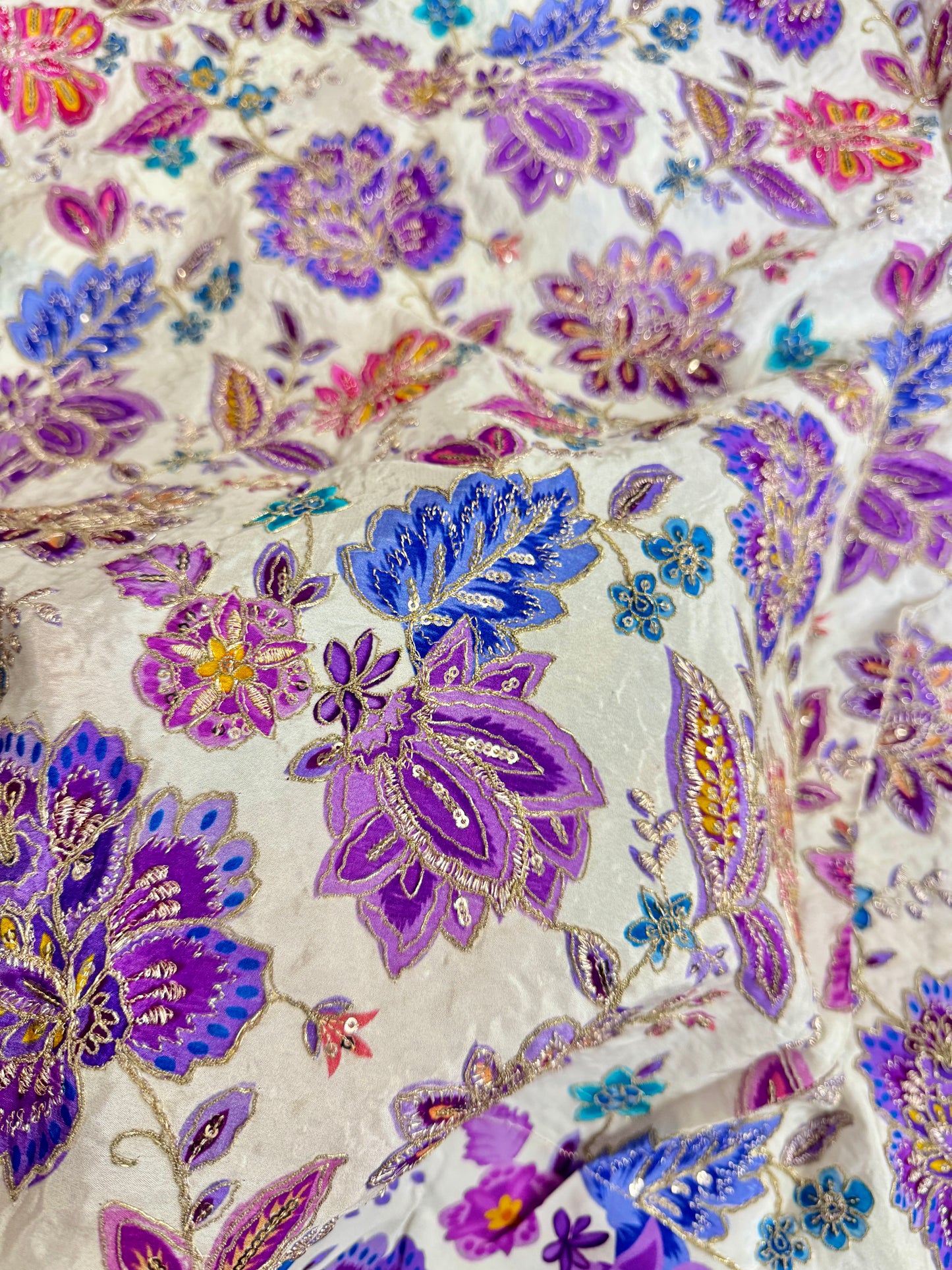 👗LUXURY NATURAL CRAPE  FLORAL PRINT  EMBROIDERY WITH SEQUINS 44 INCH  WIDTH  LAVENDER